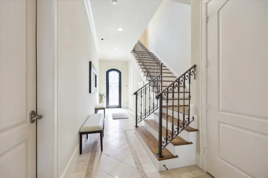 5736 Tanglewood Cove Street, Houston, TX 77057 - Image #2