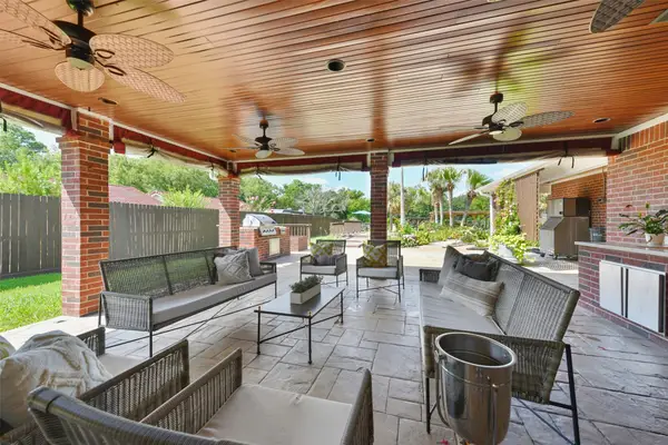 2204 Airline Drive, Friendswood, TX 77546