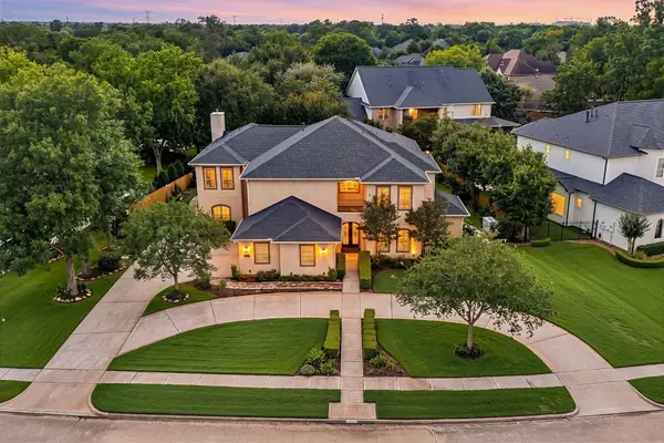 1711 Oak Shade Drive, Sugar Land, TX 77479