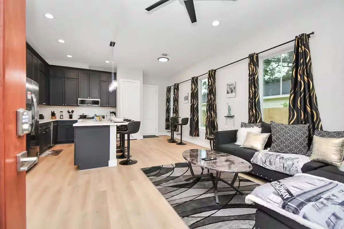 5718 Beall Street #D, Houston, TX 77091 - Image #1