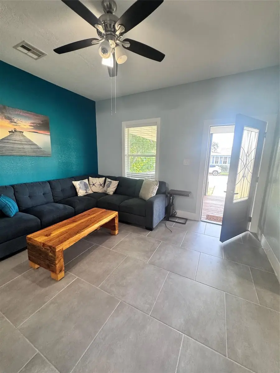 2811 Avenue Q 1/2, Galveston, TX 77550 - #3