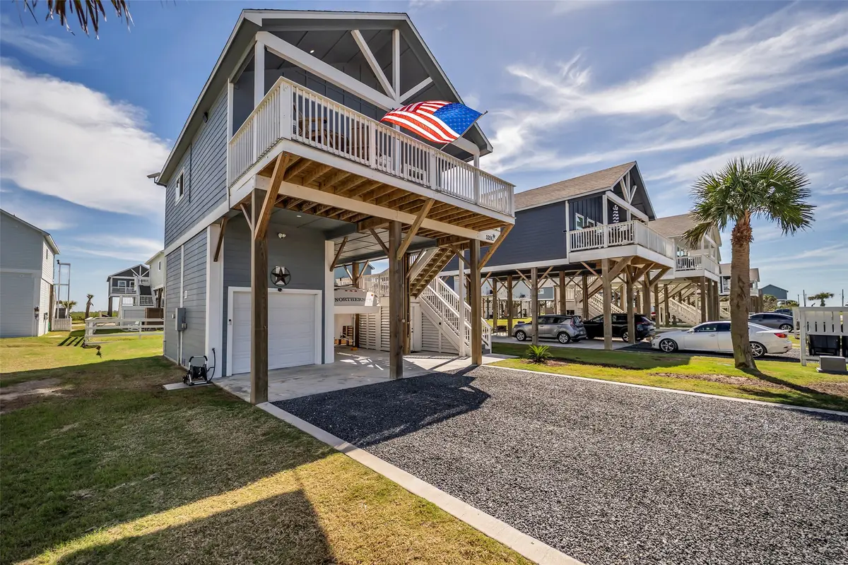 1094 Cedar Lane, Gilchrist, TX 77617 - #1