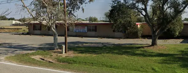 1204 N Wells Street, Edna, TX 77957