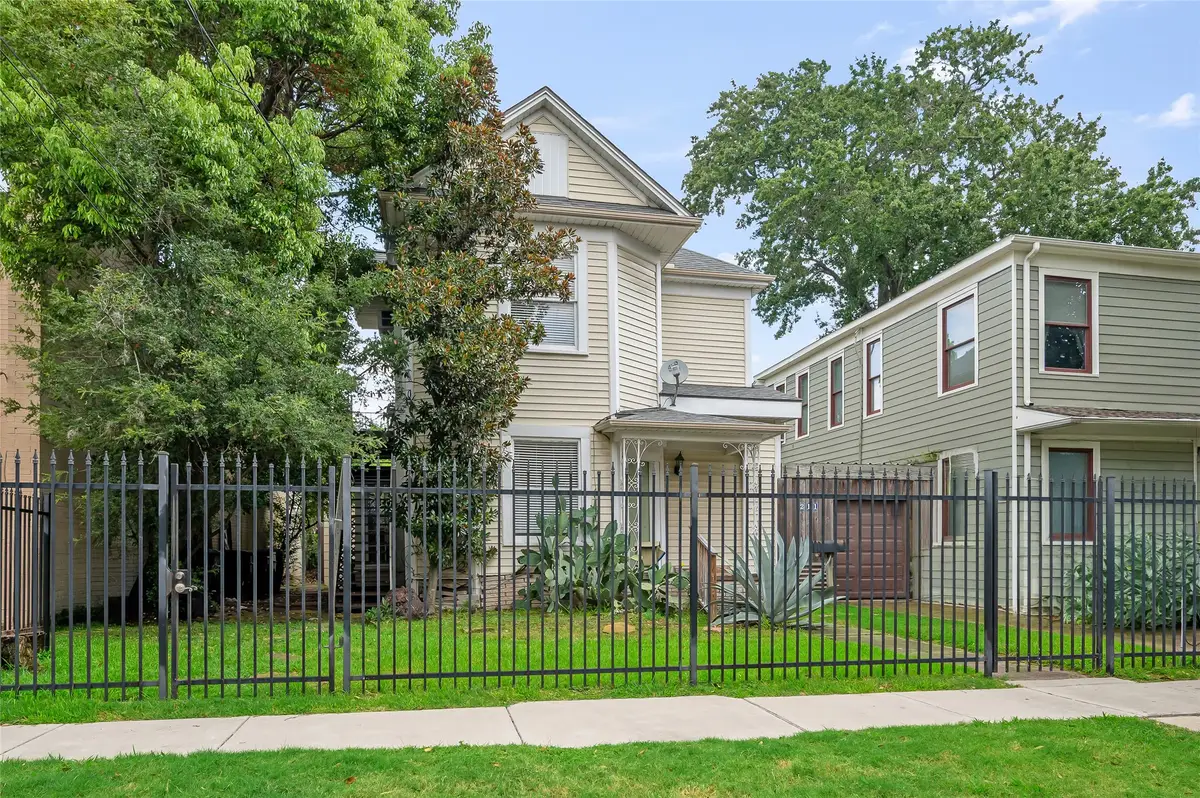 211 Emerson Street, Houston, TX 77006 - #1