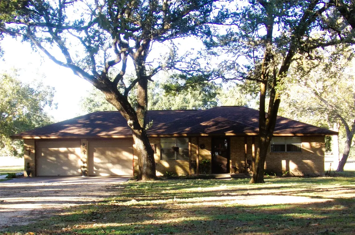 1017 County Road 285, Weimar, TX 78962 - Image #1