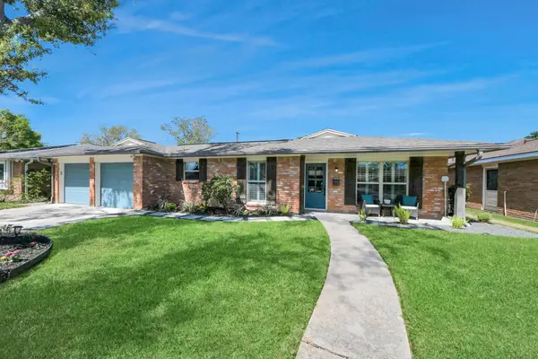 2219 Willowby Dr, Houston, TX 77008