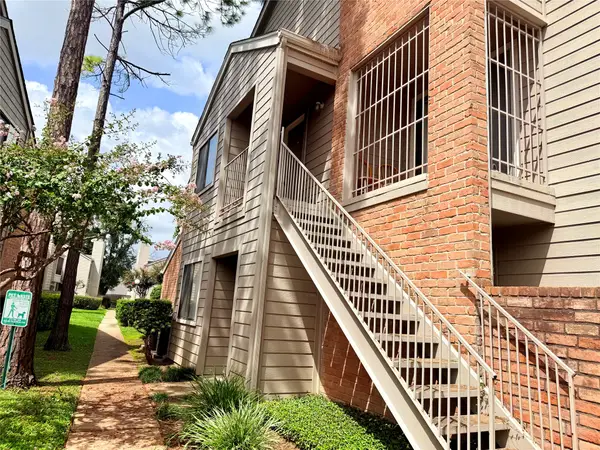 6701 Sandspoint Dr #54, Houston, TX 77074