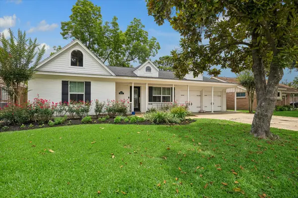 4517 Mimosa Drive, Bellaire, TX 77401