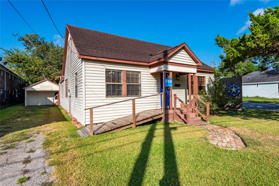 914 S Hill Street, Alvin, TX 77511 - Image #3