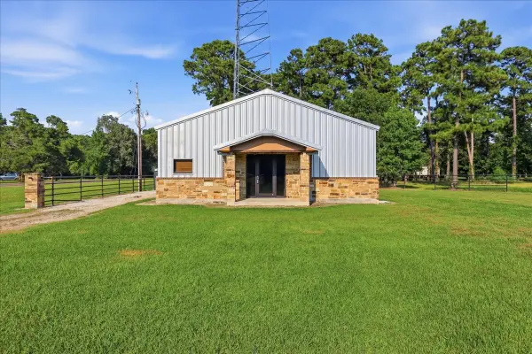 3438 Fm 563, Anahuac, TX 77514