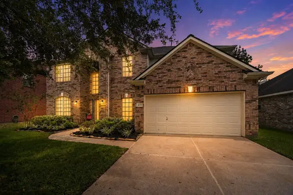 24214 Pine Canyon Falls Circle, Tomball, TX 77375