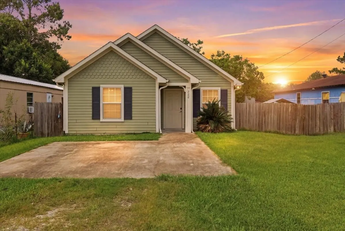 228 W Elm Avenue, Winnie, TX 77665 - #1