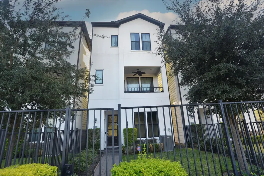 2818 Grand Fountains Drive #H, Houston, TX 77054 - Image #2