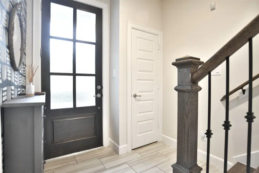 2818 Grand Fountains Drive #H, Houston, TX 77054 - Image #3