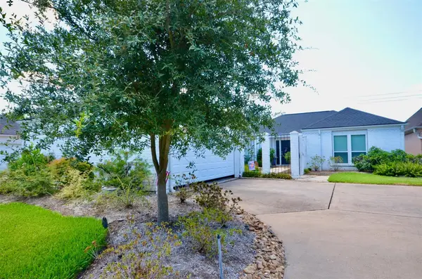 2923 Country Club Boulevard, Sugar Land, TX 77478