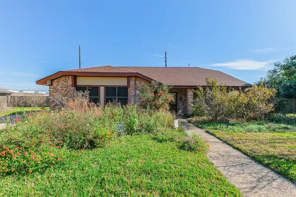 2507 Hillside Court, Sugar Land, TX 77479