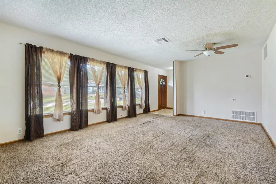 213 Highland Drive, Hitchcock, TX 77563 - #2