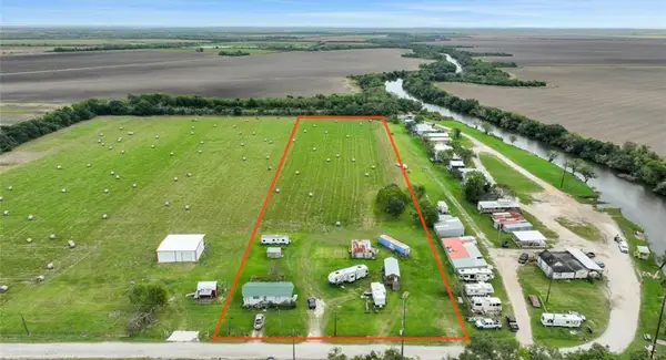 11709 County Road 581, Santa Fe, TX 77510