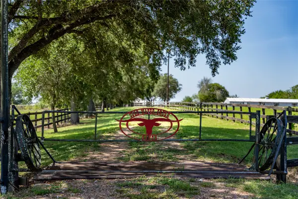 4038 Farek Loth Road, Schulenburg, TX 78956