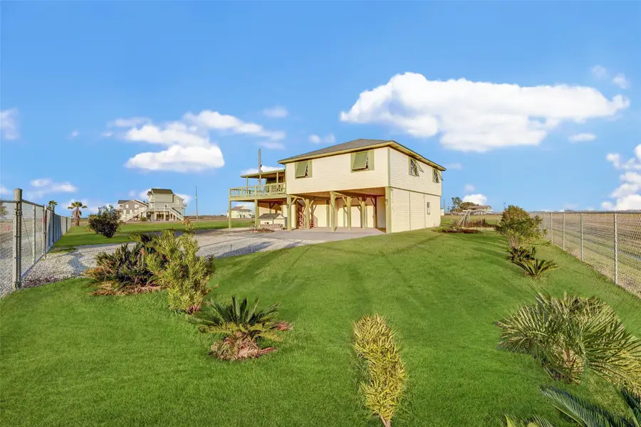 221 Flamingo Drive, Anahuac, TX 77514 - #3