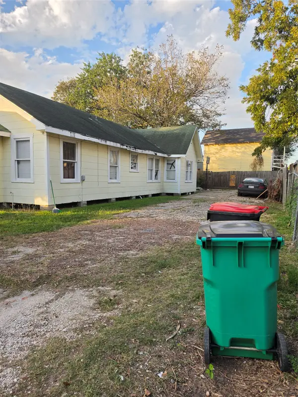 108 W Humble Street, Baytown, TX 77520