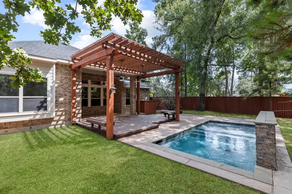 70 N Rocky Point Circle, The Woodlands, TX 77389