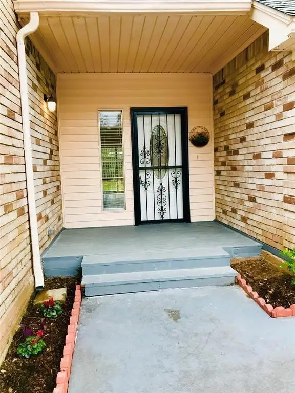 155 April Waters Drive W, Montgomery, TX 77356 - Image #2