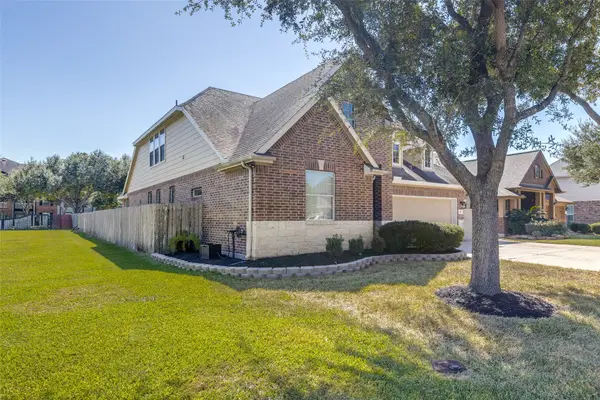 801 Harvard Pointe Drive, League City, TX 77573