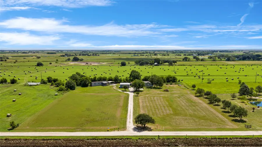 2422 Minks Road, Wallis, TX 77485 - #2