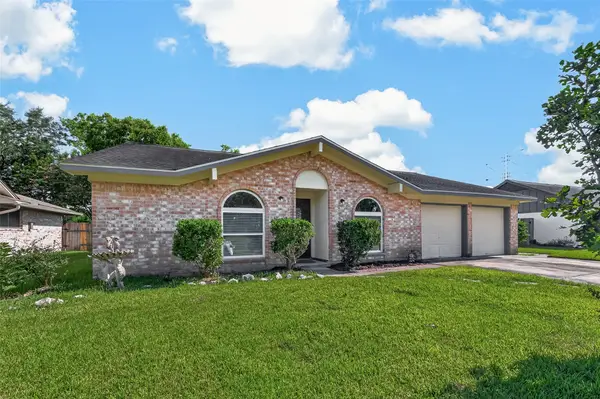 2305 Kingsway Drive, League City, TX 77573