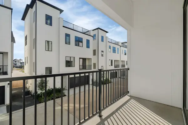 8711 Ojeman Villas Drive, Houston, TX 77055