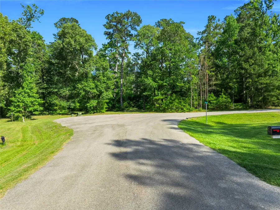 69 N Forest Drive, Huntsville, TX 77340 - #2