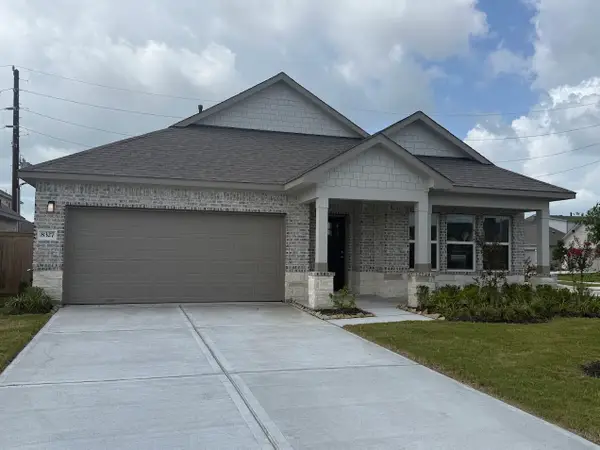8327 Amber Summit Lane, Angleton, TX 77515