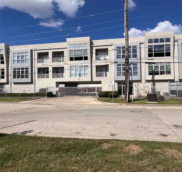 207 Pierce Street #206, Houston, TX 77002