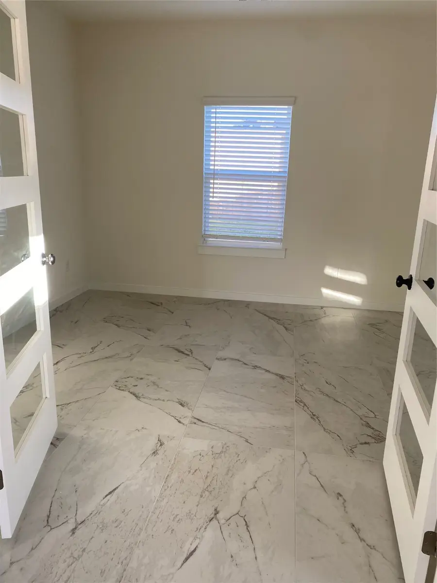 3206 Emerald Hills Dr, Angleton, TX 77515 - Image #3