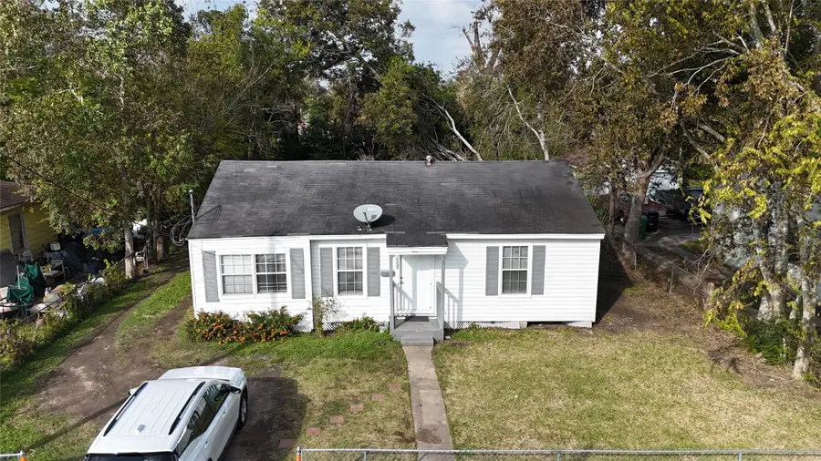 5237 Carmen Street, Houston, TX 77033 - #2