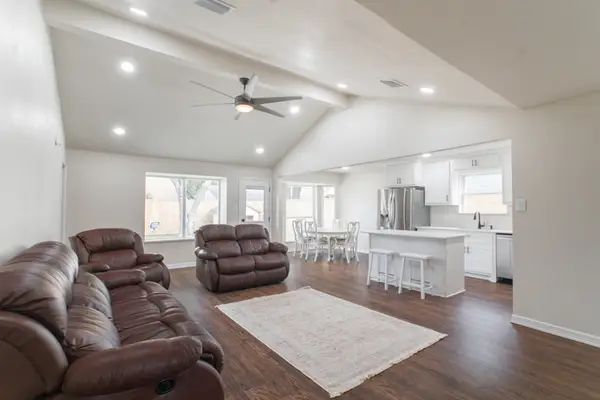 4913 Deerwood Circle, Baytown, TX 77521