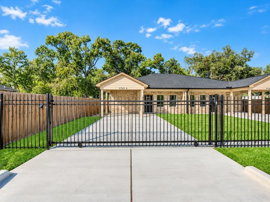 8709 Wheatley Street, Houston, TX 77088 - #2