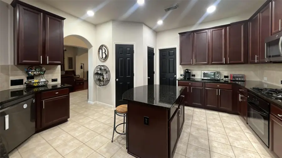 28 Atascadero Drive, Manvel, TX 77578 - Image #2