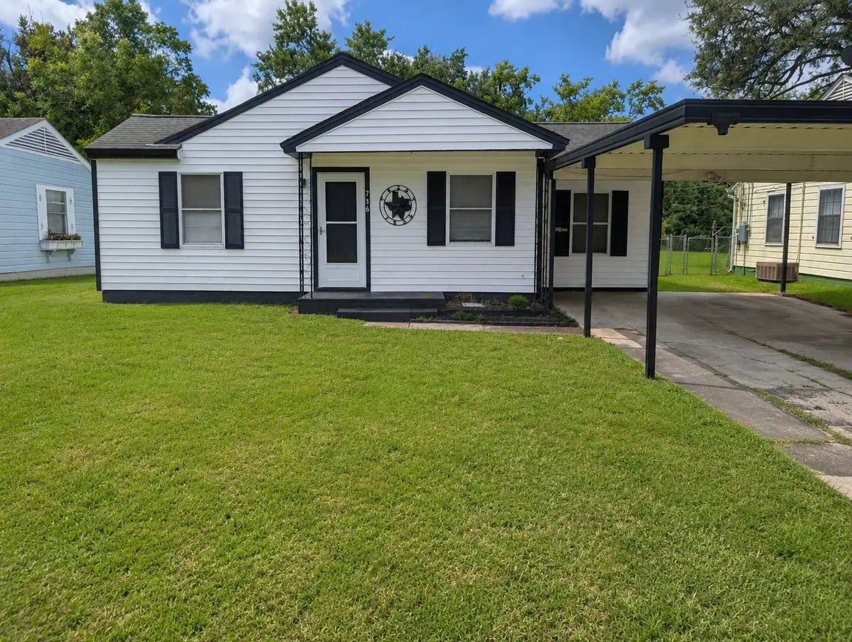 736 Kyle Street, Angleton, TX 77515 - #1