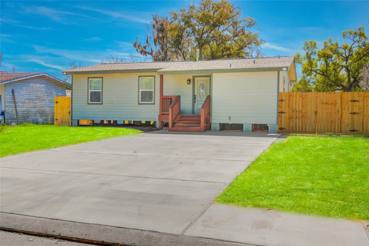 524 Magnolia Street, Lake Jackson, TX 77566 - #1