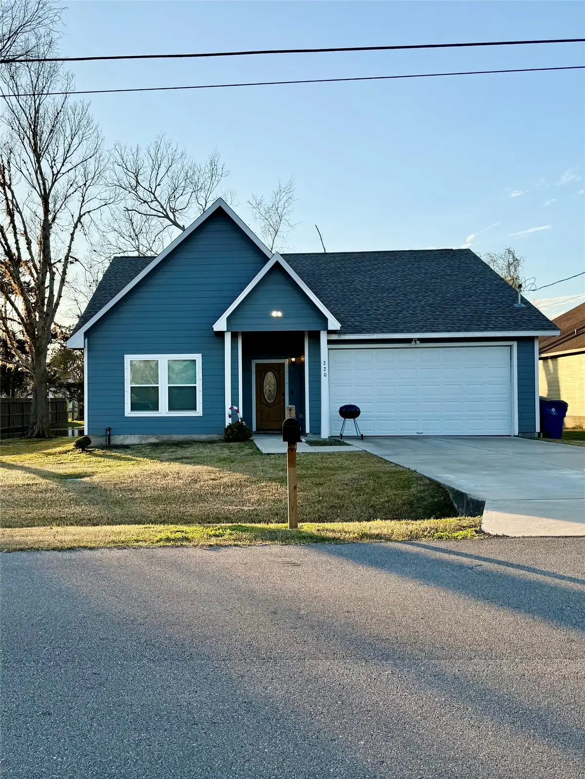 220 Brown Street, West Columbia, TX 77486 - #1