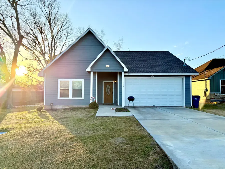 220 Brown Street, West Columbia, TX 77486 - #2