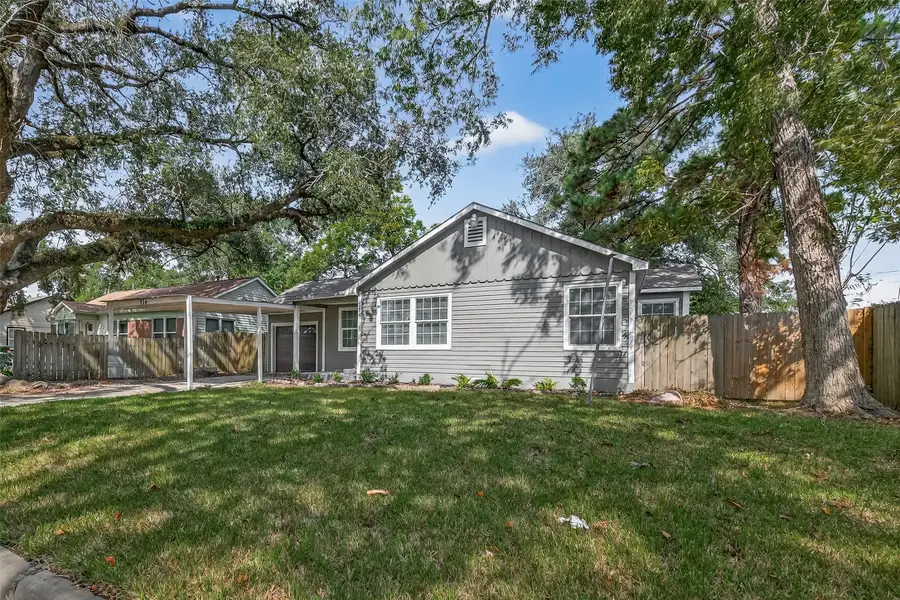 714 E Humble Street, Baytown, TX 77520 - Image #2