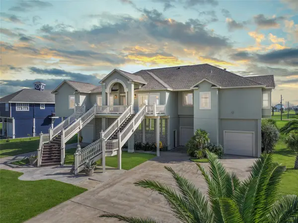 813 Pinata Drive, Crystal Beach, TX 77650