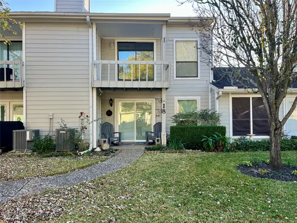 19 Hideaway Drive, Friendswood, TX 77546