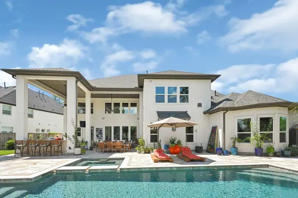 119 S Curly Willow Circle, Tomball, TX 77375