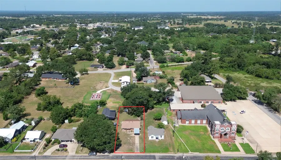 432 N Holland Street, Bellville, TX 77418 - #2