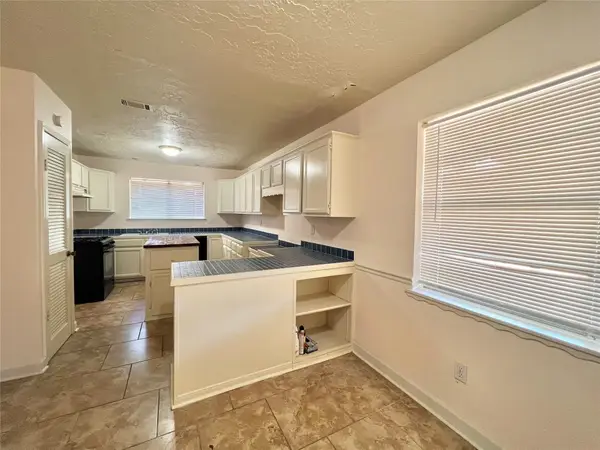12614 Hunting Briar Drive, Houston, TX 77099