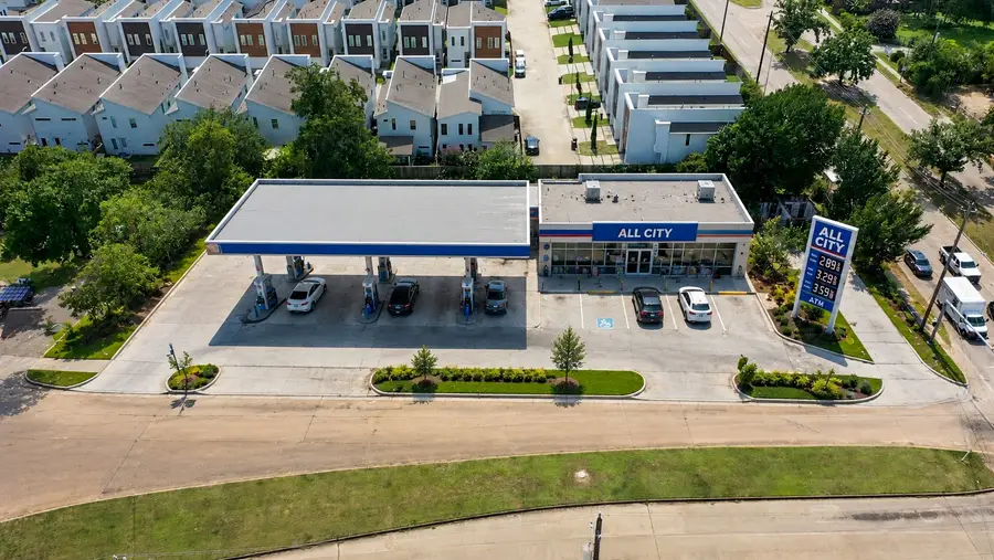 5519 Rosslyn Road, Houston, TX 77091 - #2